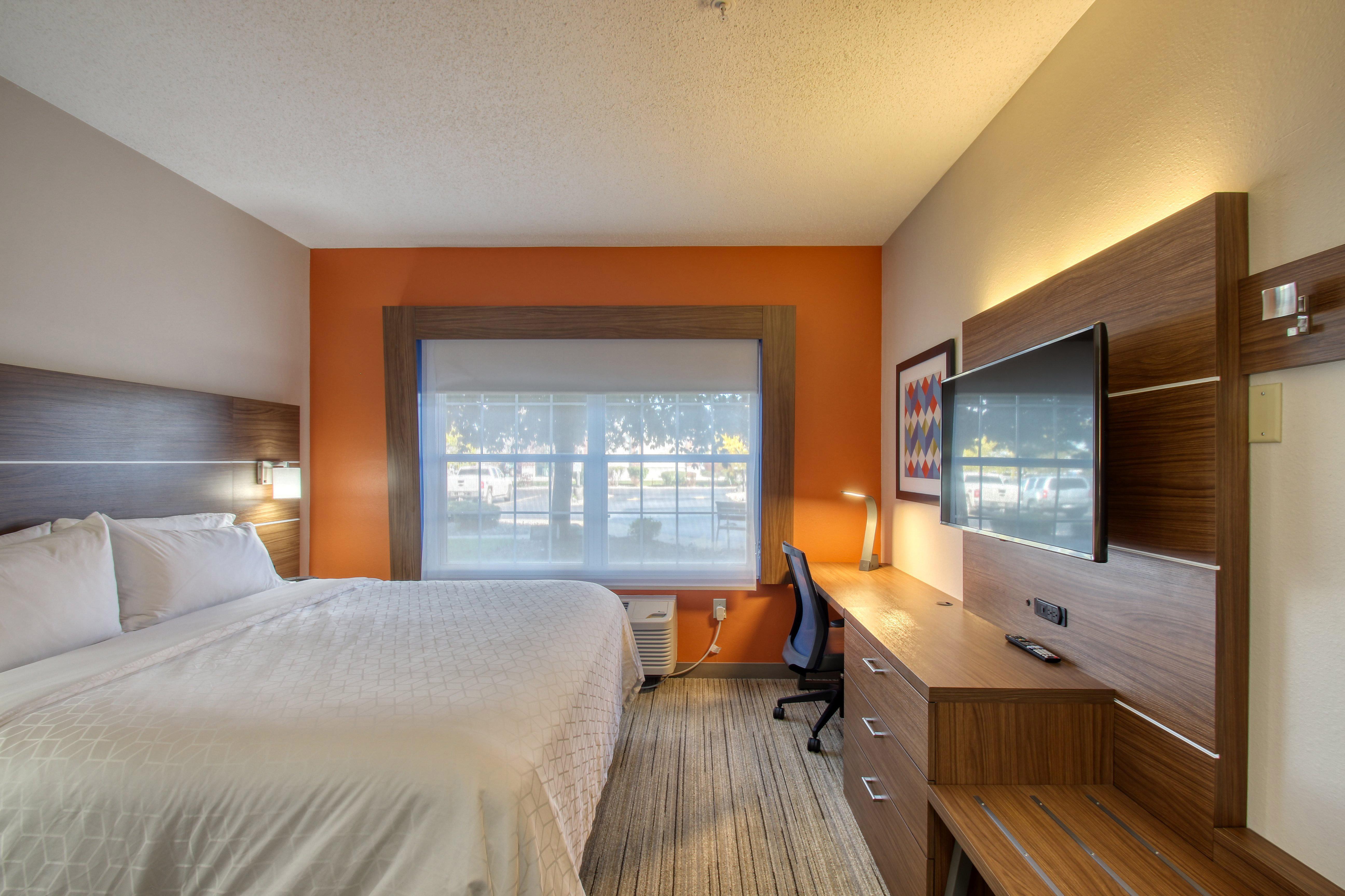 Holiday Inn Express Hotel & Suites Oshkosh - State Route 41 By Ihg Exteriör bild