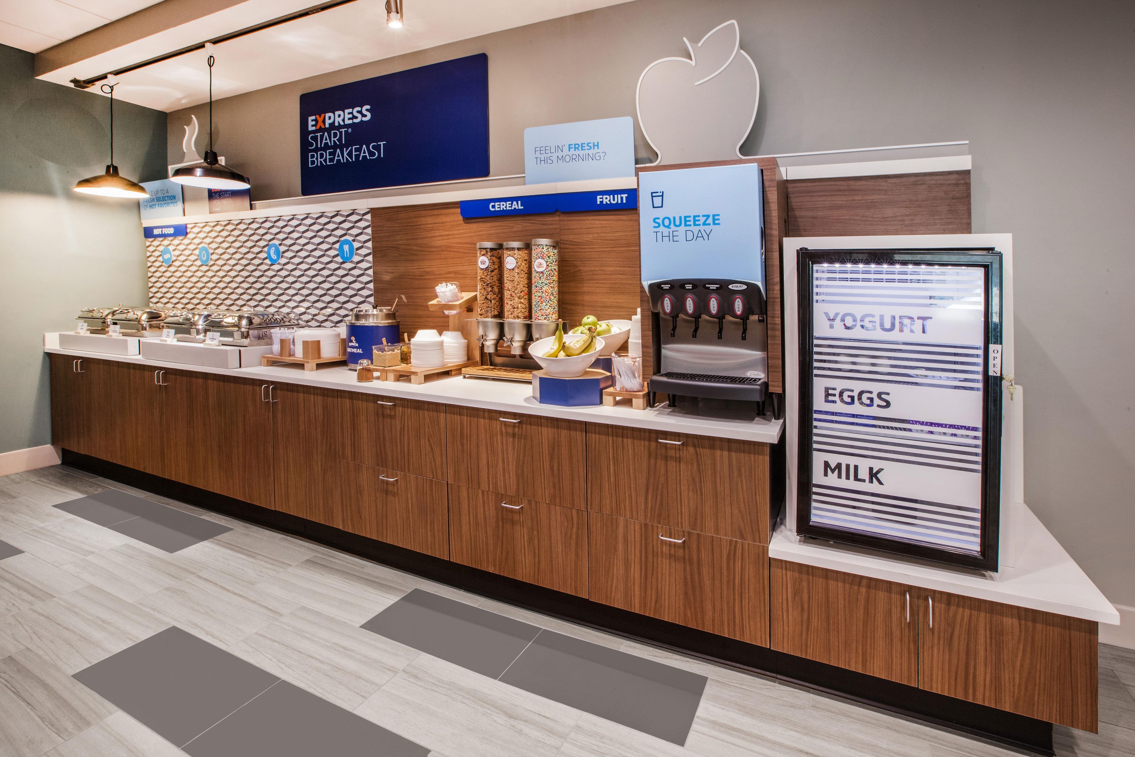 Holiday Inn Express Hotel & Suites Oshkosh - State Route 41 By Ihg Exteriör bild