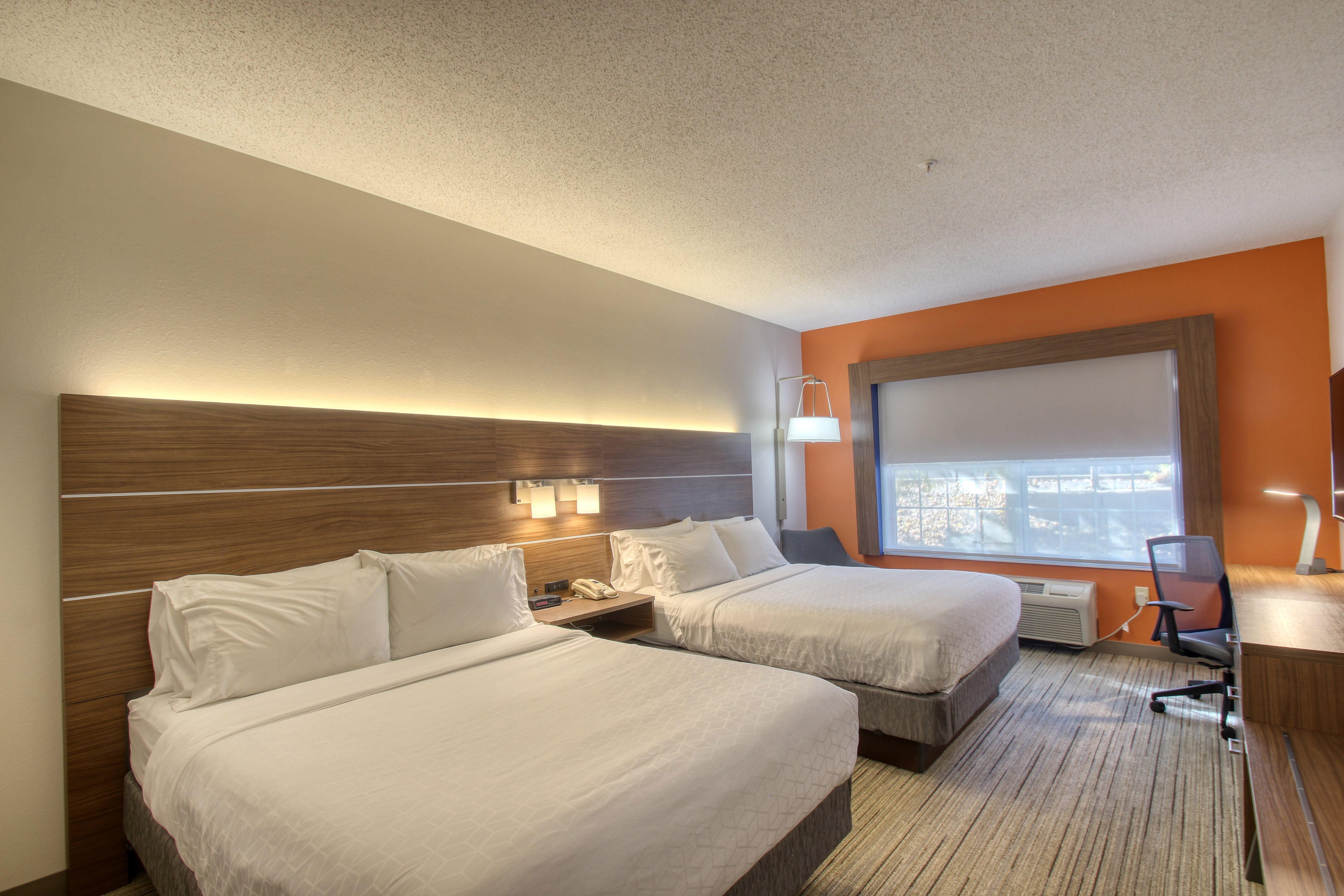 Holiday Inn Express Hotel & Suites Oshkosh - State Route 41 By Ihg Exteriör bild