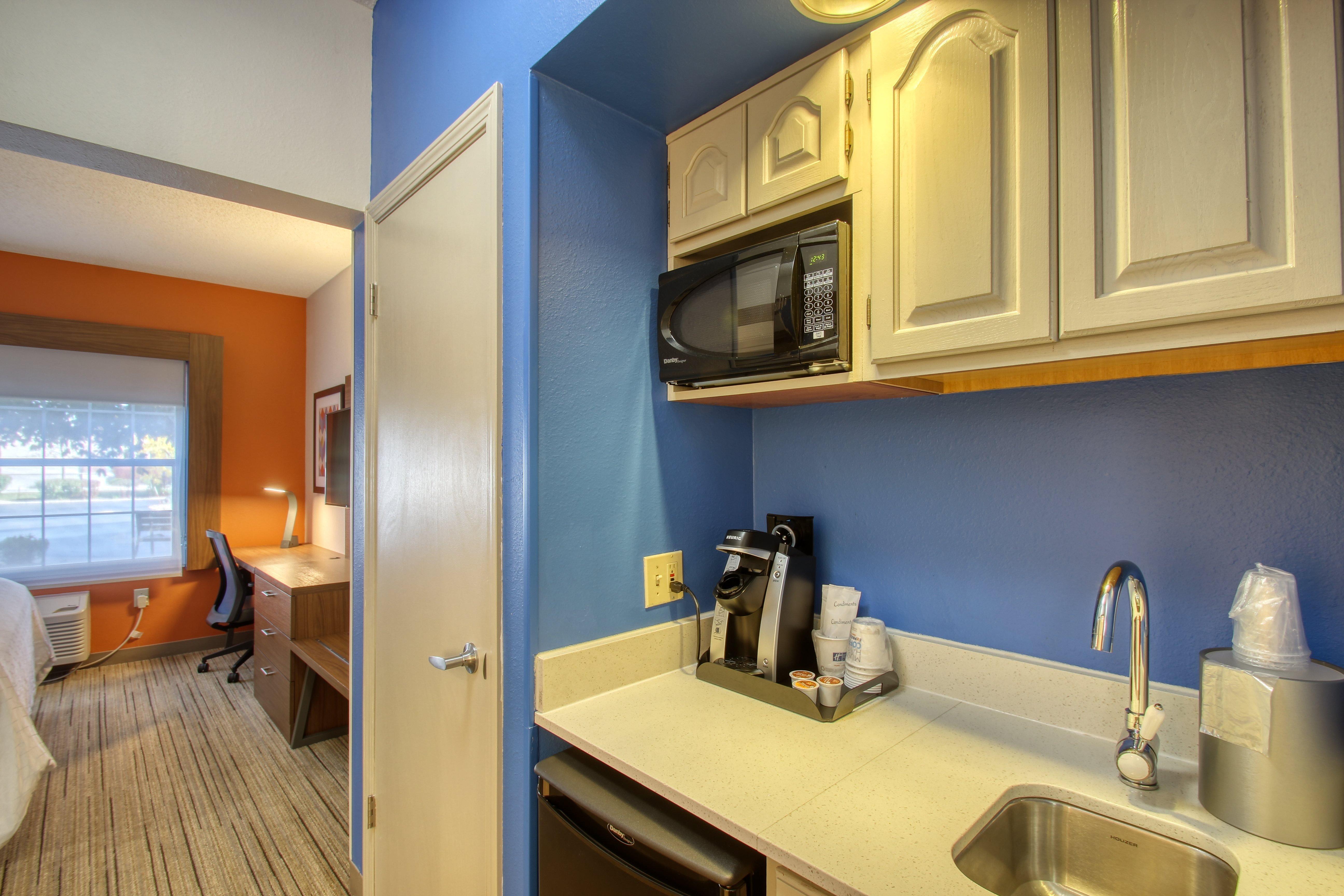 Holiday Inn Express Hotel & Suites Oshkosh - State Route 41 By Ihg Exteriör bild