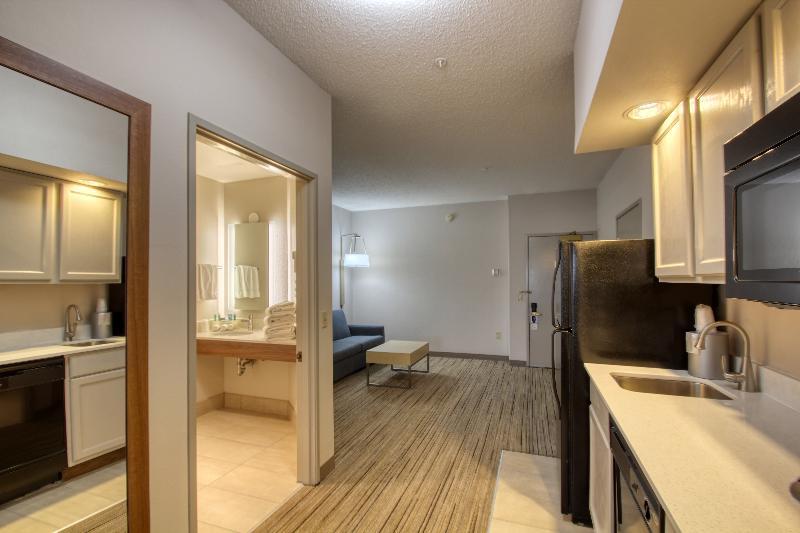 Holiday Inn Express Hotel & Suites Oshkosh - State Route 41 By Ihg Exteriör bild