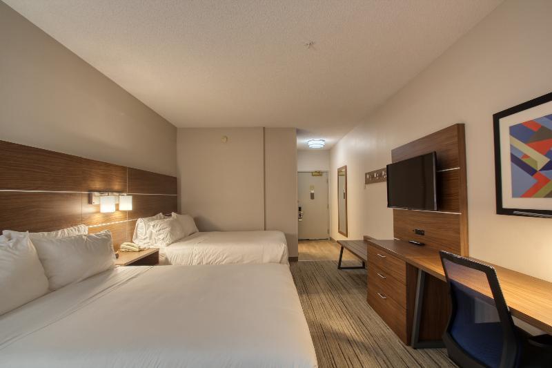Holiday Inn Express Hotel & Suites Oshkosh - State Route 41 By Ihg Exteriör bild