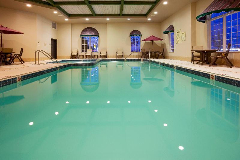 Holiday Inn Express Hotel & Suites Oshkosh - State Route 41 By Ihg Exteriör bild