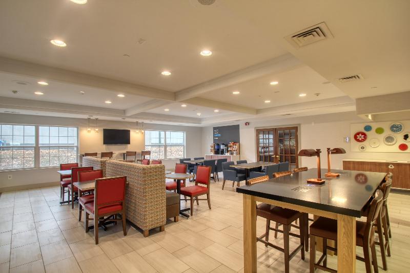 Holiday Inn Express Hotel & Suites Oshkosh - State Route 41 By Ihg Exteriör bild